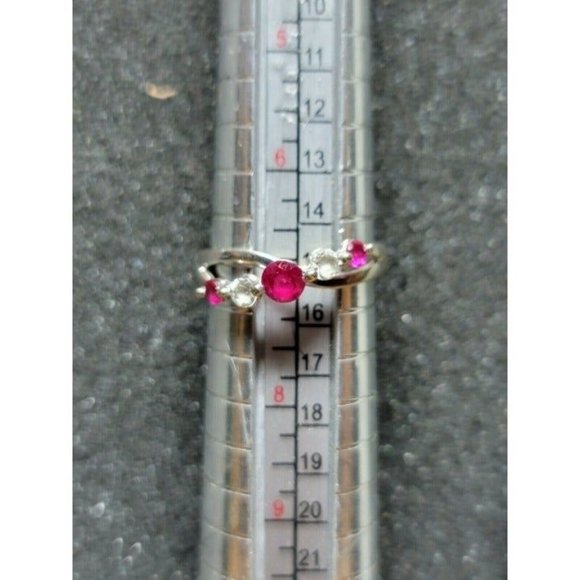 10k white gold diamond/ruby size 7 - Picture 1 of 3
